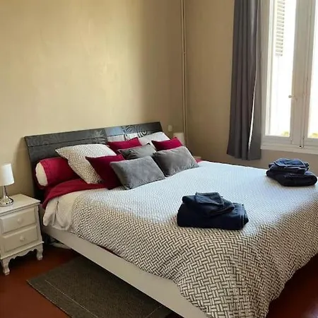 Appt 35 M² Dans Maison De Charme * Mèze